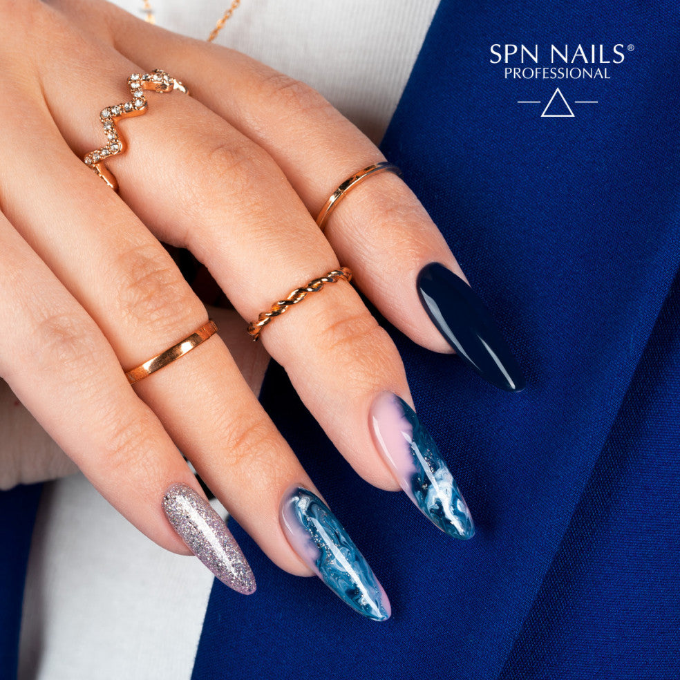 939 Dancing in the Rain UV LaQ 8ml