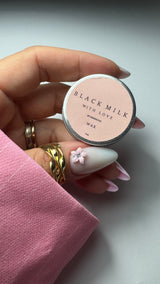 Cera Black Milk Smirnova para Perfeita Manicure